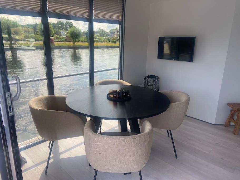 Hotel La Mare Houseboat à Nederhorst den Berg Extérieur photo