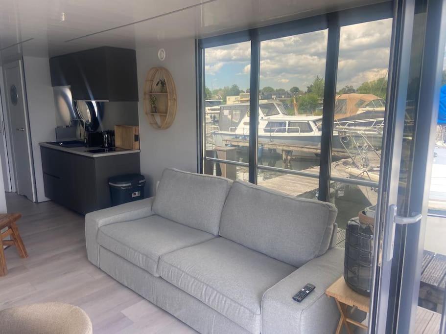Hotel La Mare Houseboat à Nederhorst den Berg Extérieur photo