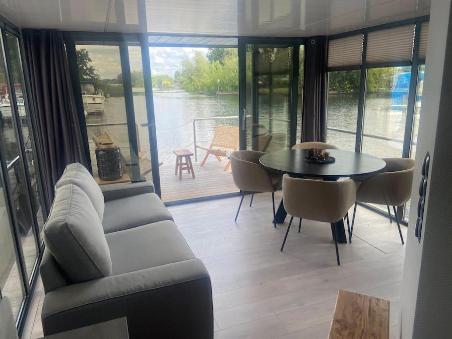 Hotel La Mare Houseboat à Nederhorst den Berg Extérieur photo